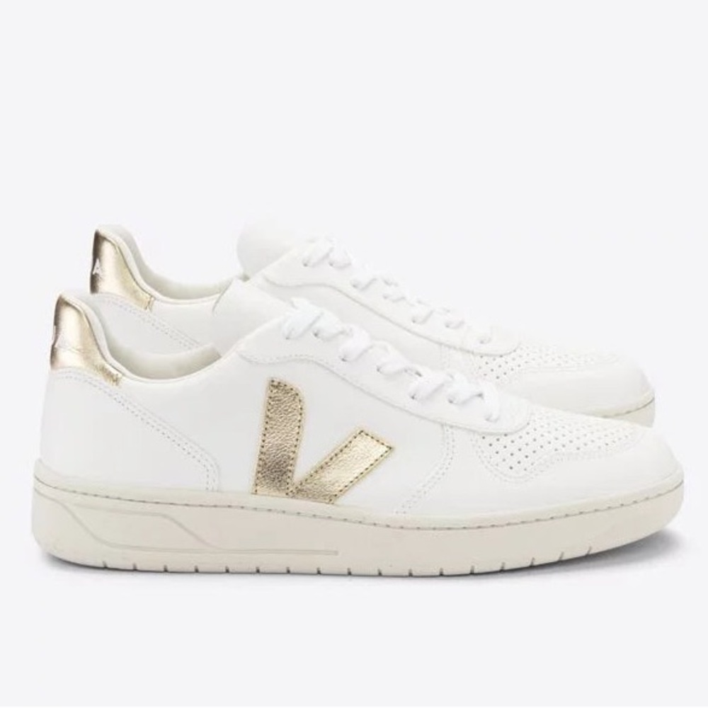 Veja Women's V-10 sneakers white platine size 8